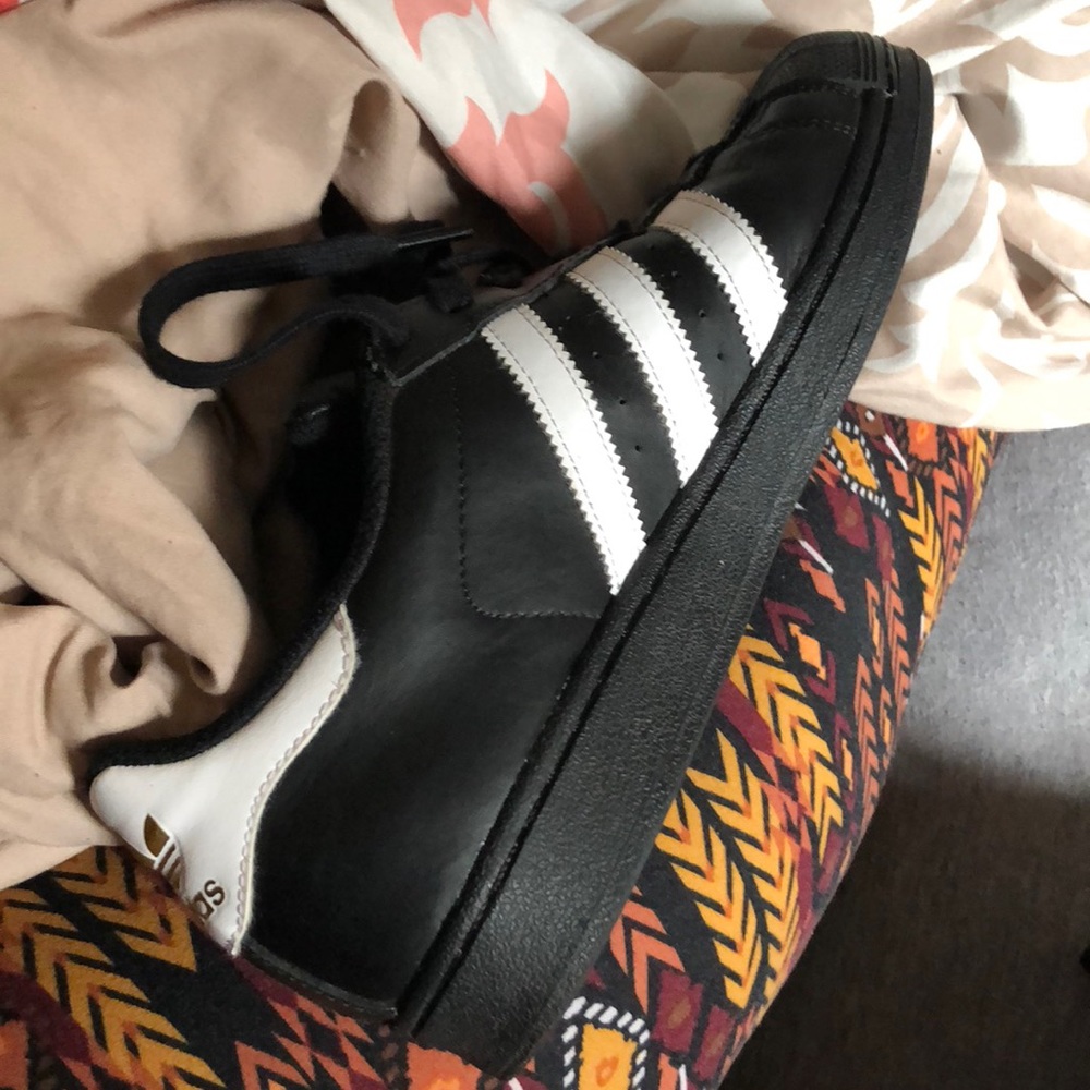 Adidas Shell Toes - Picture 5 of 5